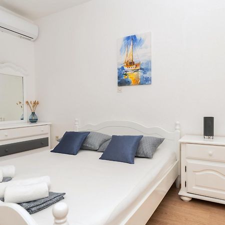 Apartments Marsela Tučepi エクステリア 写真