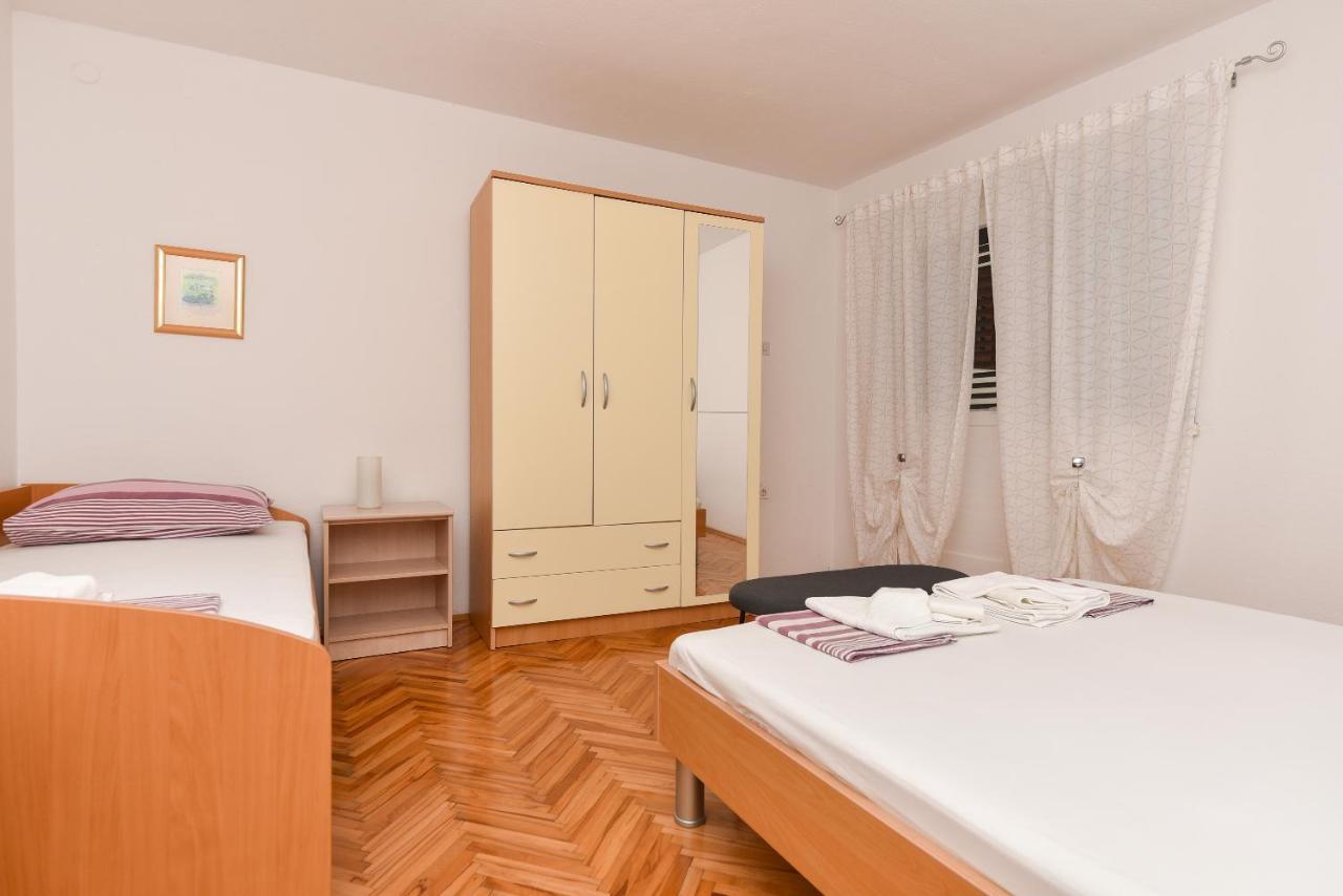 Apartments Marsela Tučepi エクステリア 写真