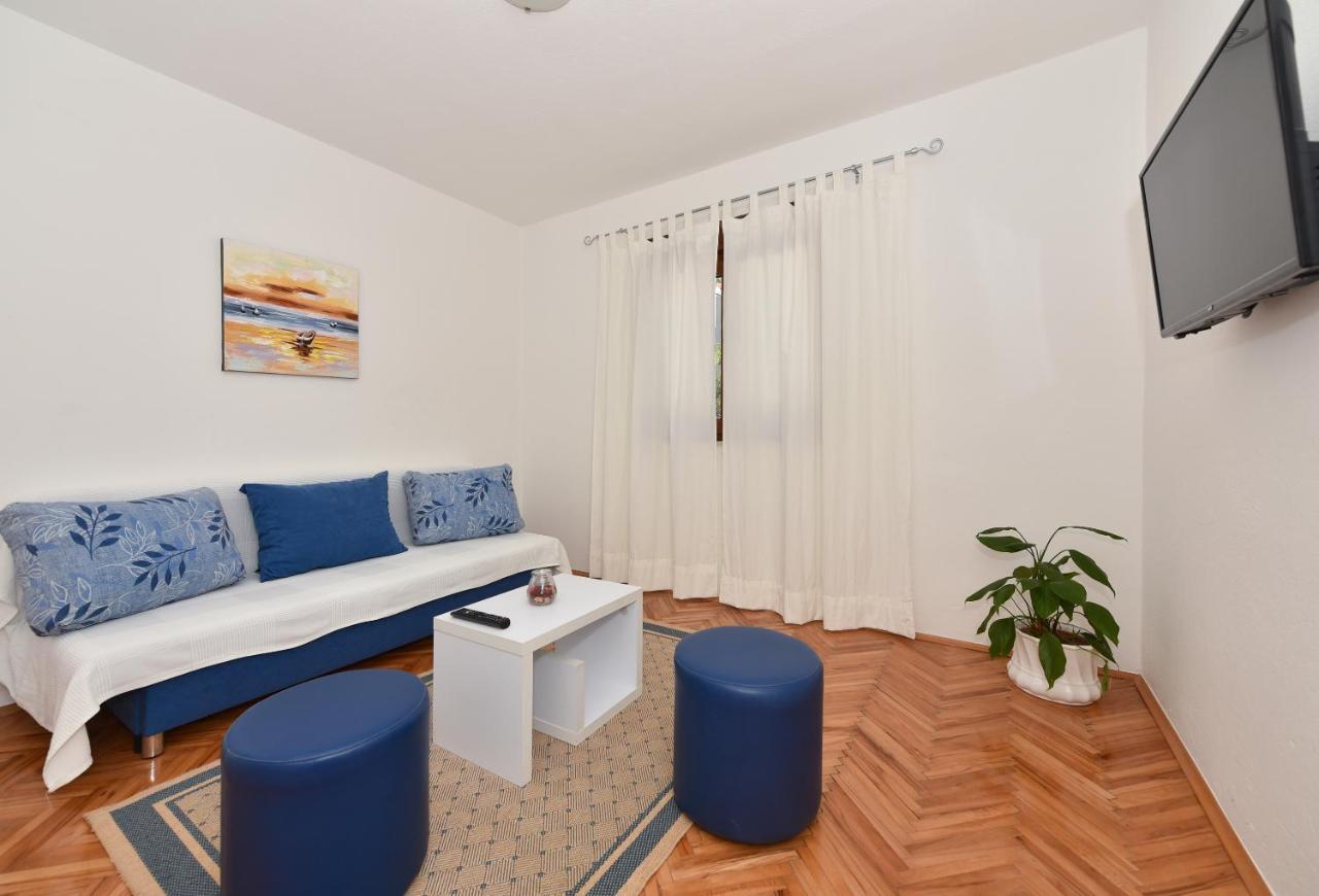 Apartments Marsela Tučepi エクステリア 写真