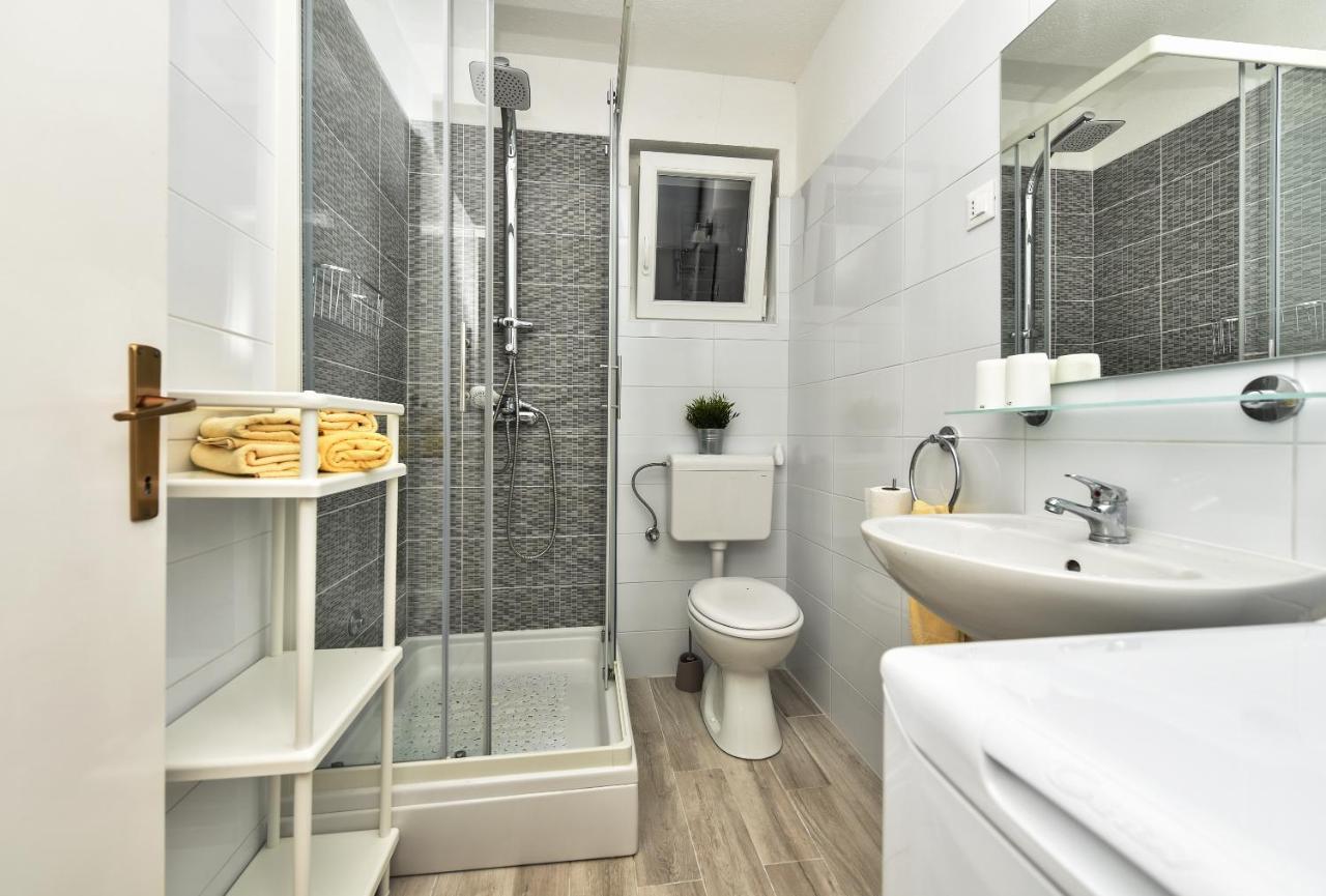 Apartments Marsela Tučepi エクステリア 写真