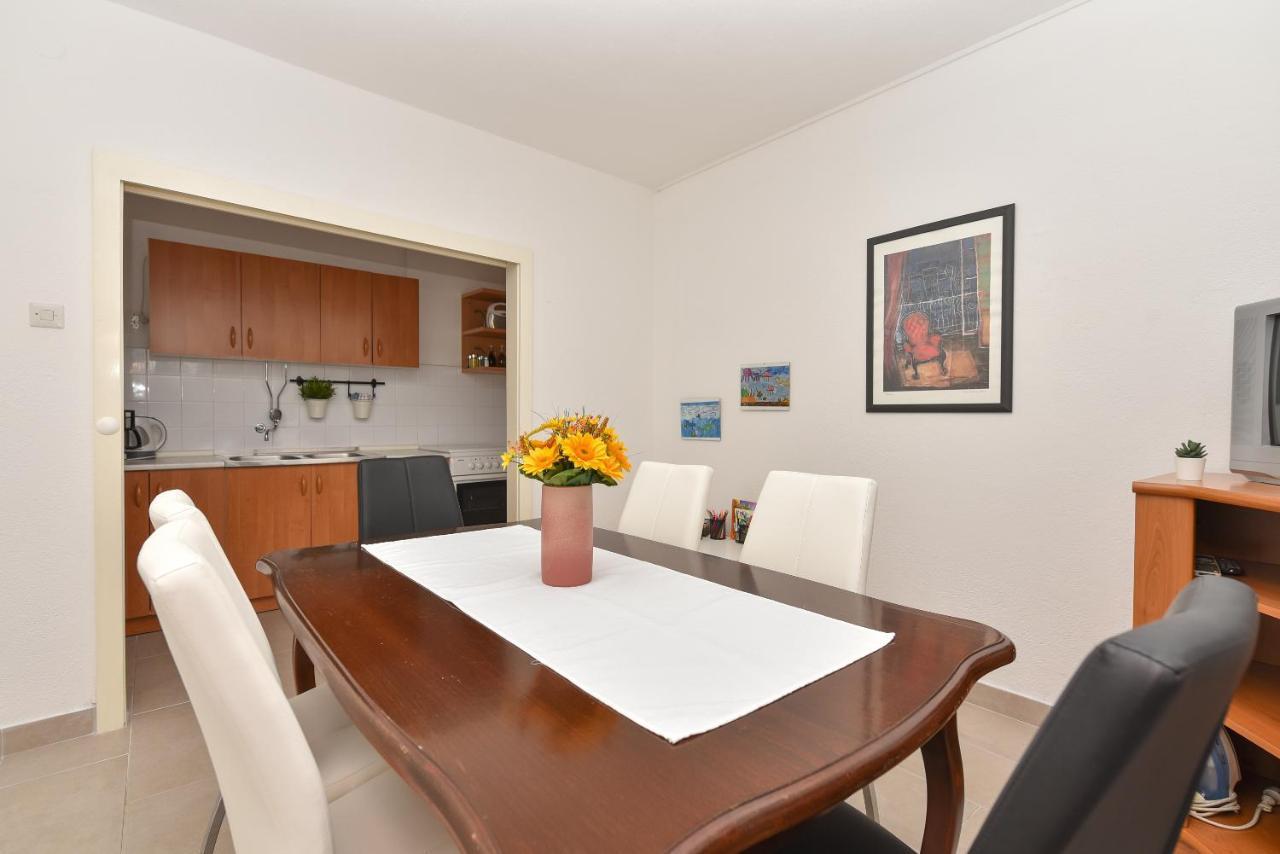 Apartments Marsela Tučepi エクステリア 写真