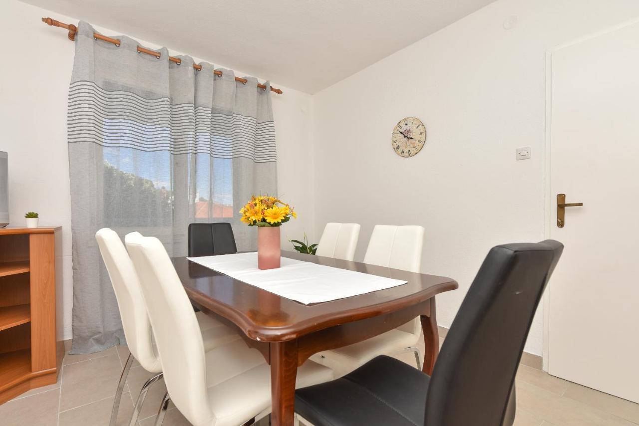 Apartments Marsela Tučepi エクステリア 写真