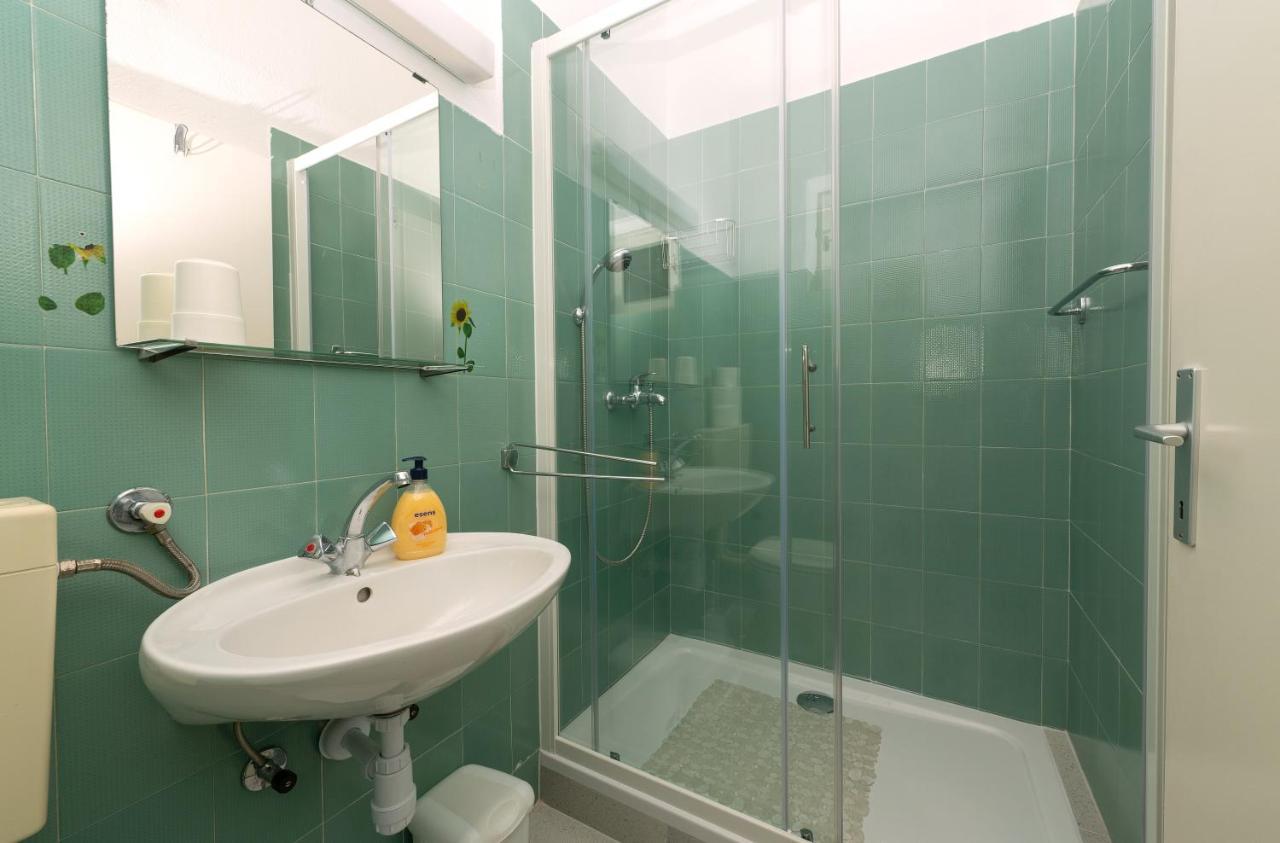 Apartments Marsela Tučepi エクステリア 写真