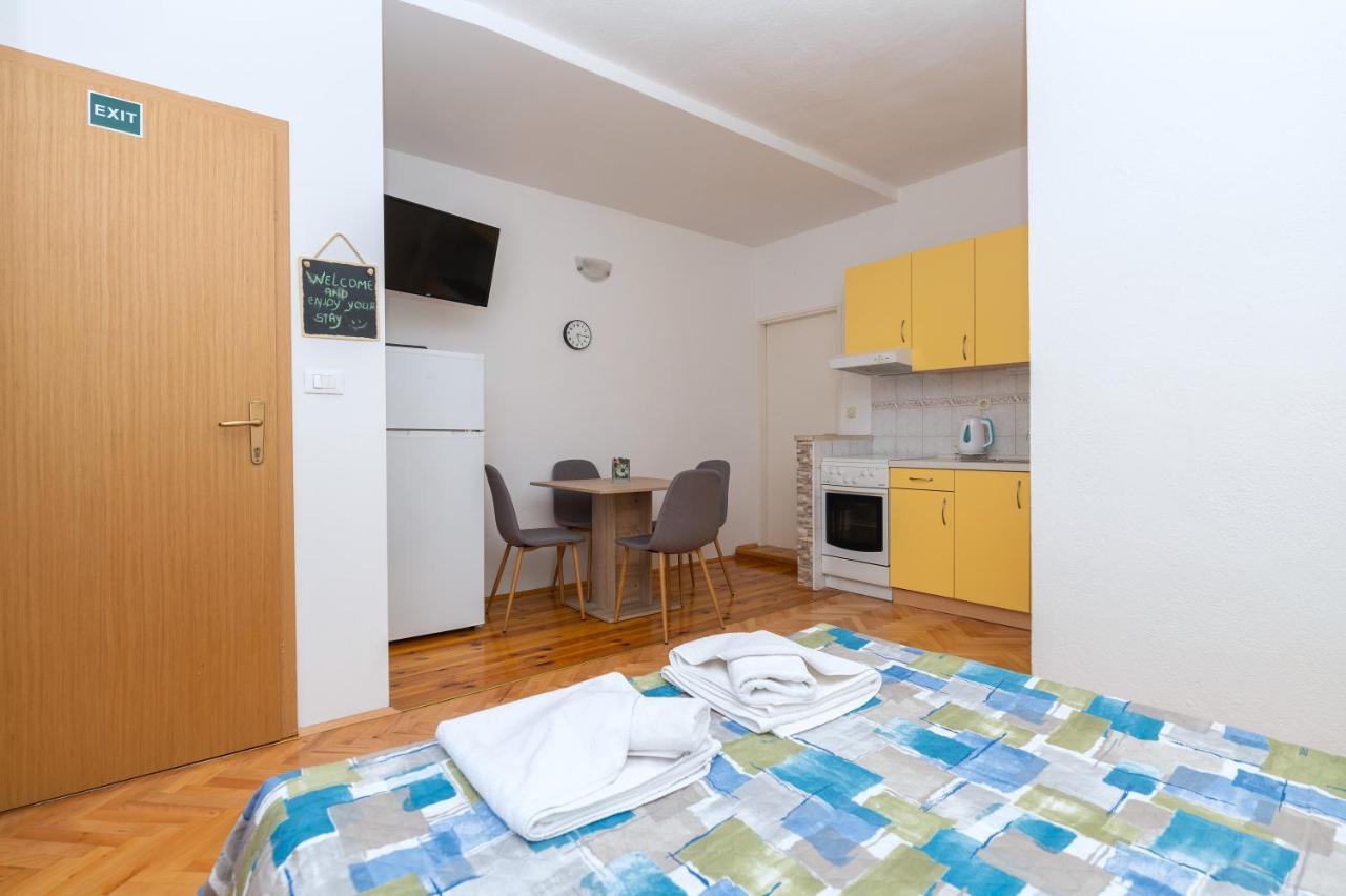 Apartments Marsela Tučepi エクステリア 写真