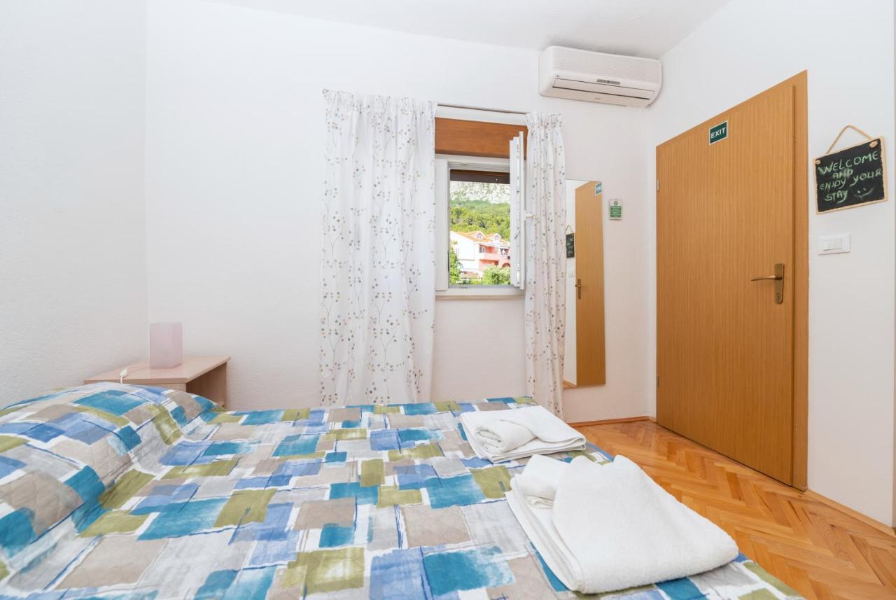 Apartments Marsela Tučepi エクステリア 写真