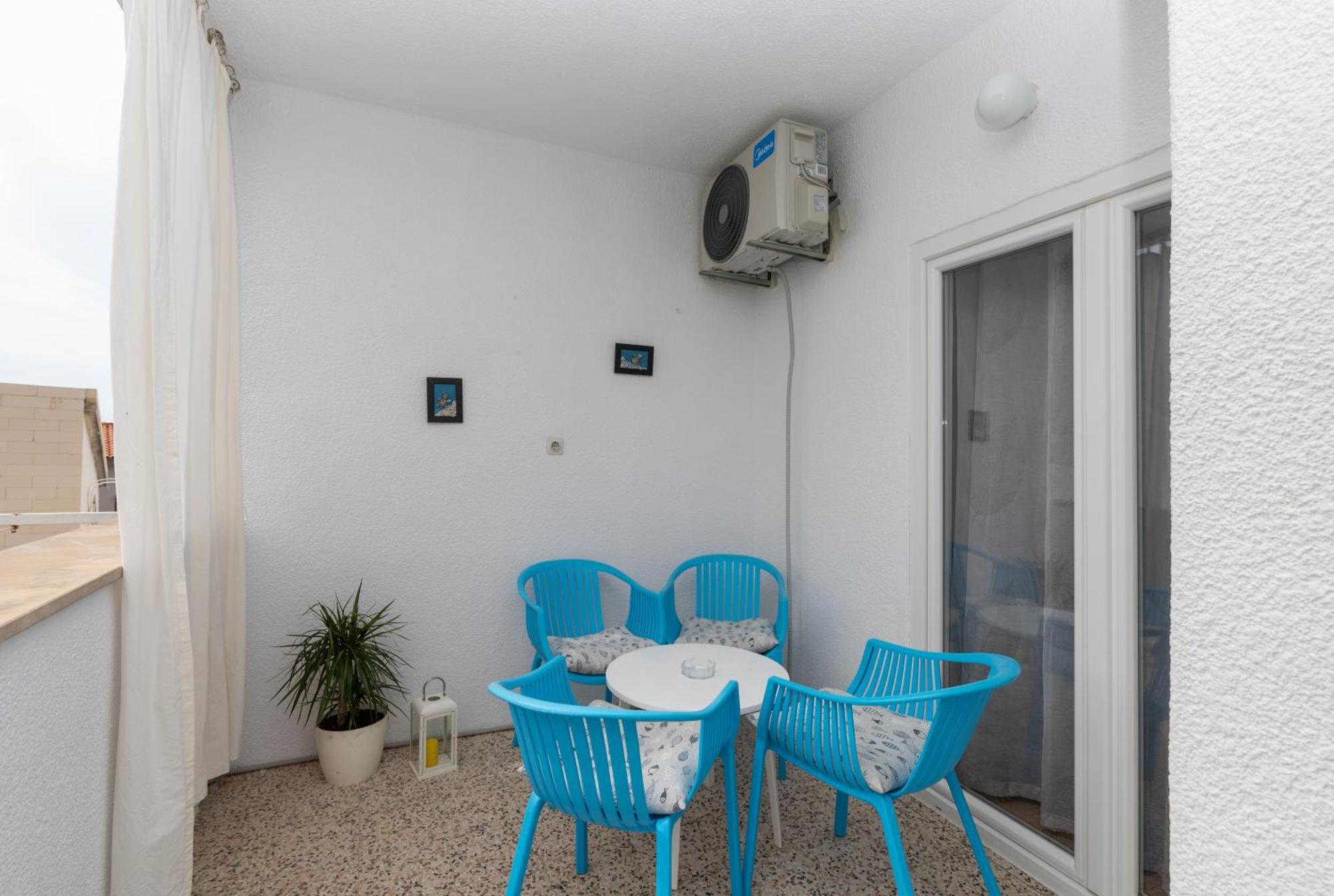 Apartments Marsela Tučepi エクステリア 写真
